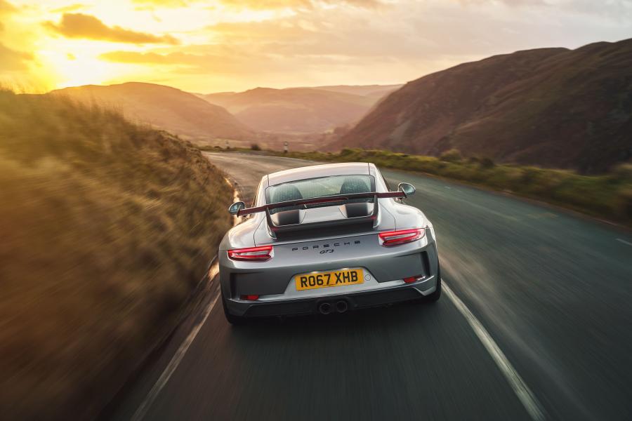  Porsche 911 GT3 (991) 2017 года  (UK) (фото 21 из 42)